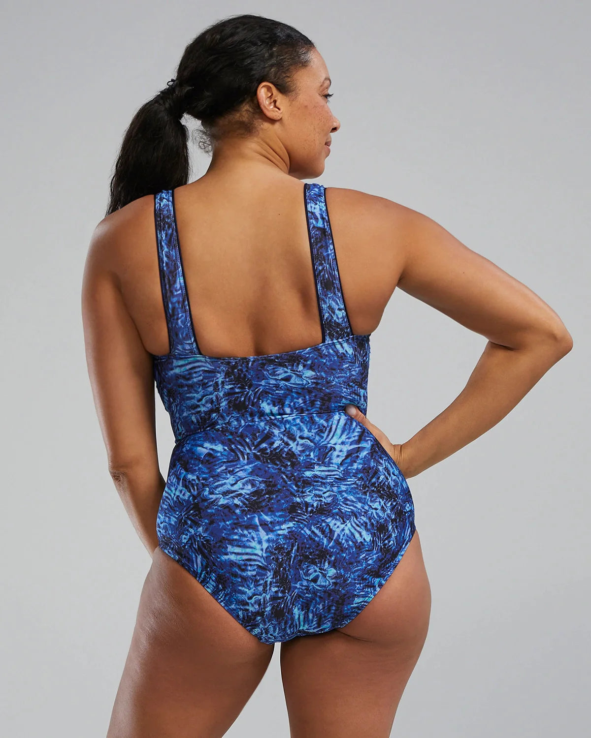 Square Neck Controlfit Durafast Elite Women's Swimsuit - Full Prints –  BrafittersCan